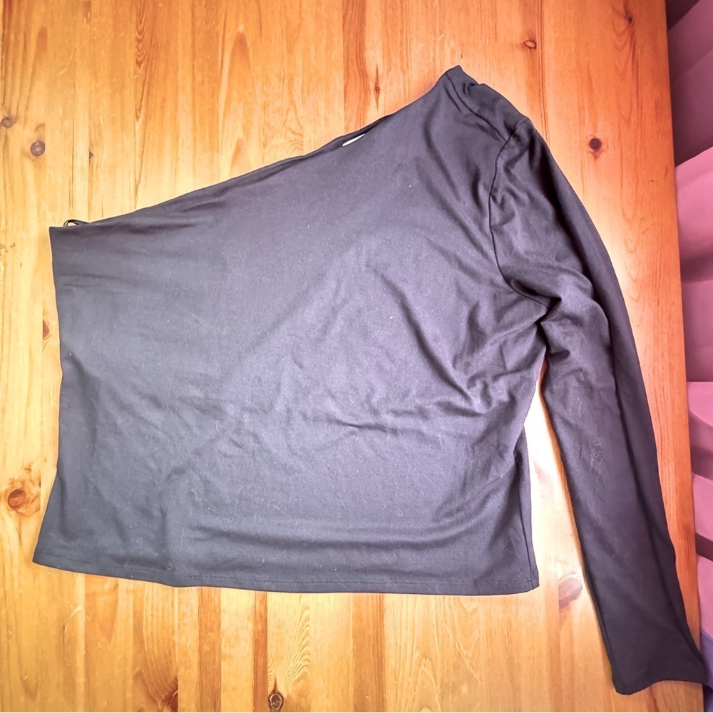 H&m one shoulder crop top